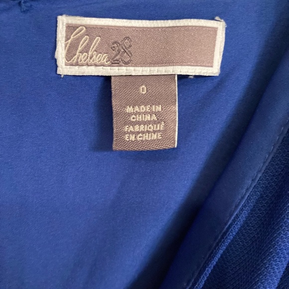 Extremely flattering midi size 0 wedding guest dress - Picture 3 of 4